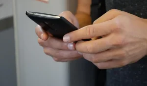 «Запрещено и харам»: имам обратился к казахстанцам из-за скриншотов переписок