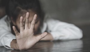 Отец на стороне ВИЧ-инфицированного педофила: жуткие детали дела об изнасиловании 13-летней девочки в Алматы