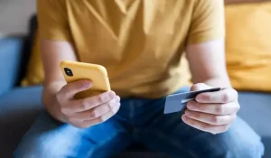 Тайный доход обернется двойным налогом: КГД предупредил любителей мобильных переводов