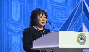 Наследие Дениса Тена: мама прославленного фигуриста выступила с речью в честь Михаила Шайдорова