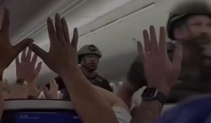 Экстренная посадка из-за азана: в США самолет посадили из-за будильника для молитвы