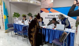 Высокую активность проявили первые участники голосования на участке №371 города Алатау