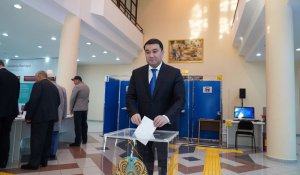Аким Туркестанской области Нуралхан Кушеров проголосовал на референдуме