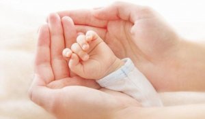 В Атырау родились сразу две тройни