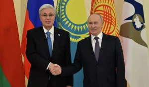 Путин поздравил Токаева с проведением референдума в Казахстане