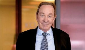 Питер Фостер покидает пост главы авиакомпании Air Astana