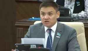 «Честным быть дорого»: депутаты требуют снизить налоги на зарплаты до 25%