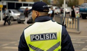 Группа парней напала на полицейских в Атырауской области