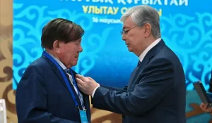 «Быть похороненным у мавзолея Арыстанбаб»: опубликовано последнее завещание Муxтара Шаханова