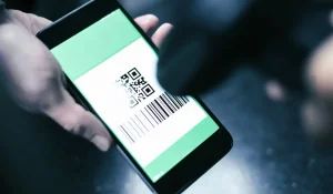 Когда казахстанцы смогут оплачивать покупки единым QR