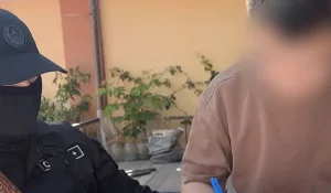 В Шымкенте задержан мужчина, выдававший себя за сотрудника АФМ