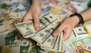 Доллар снова пошел вверх: курс валют на 6 мая
