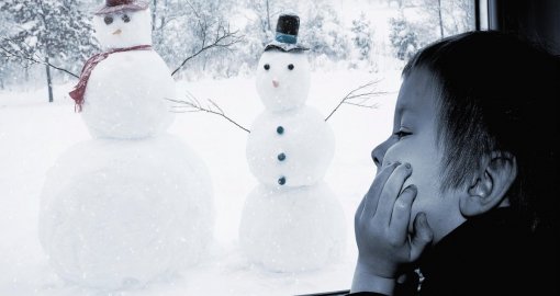 «Жёсткий Дед Мороз и Снегурочка за деньги»: в Усть-Каменогорске аниматоры не пришли в детский дом