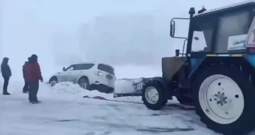 ДТП на трассе Усть-Каменогорск – Семей: три автомобиля вылетели с трассы