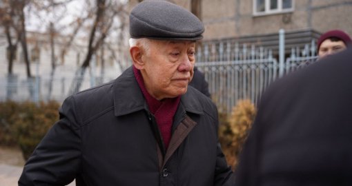 «Самое тяжелое – хоронить сына»: отец Мурата Бисембина высказался на прощании с актером