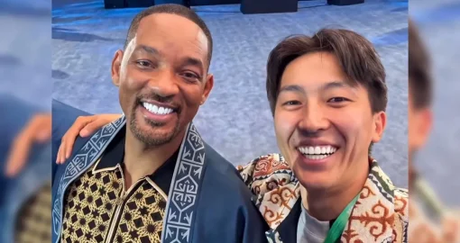 Казахстанский видеограф надел казахский чапан на Уилл Смит в Дубае