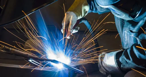 Дефицит рабочих рук: почему вакансий стало больше, чем желающих работать