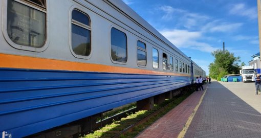 Один раз в год: военнослужащим Казахстана и членам их семей разрешили бесплатно ездить на поезде