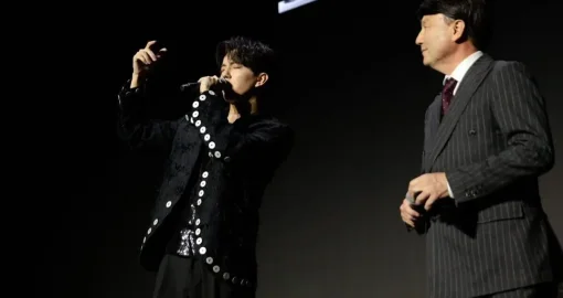 Димаш Кудайберген вместе с поклонниками отметил премьеру международного шоу в Алматы