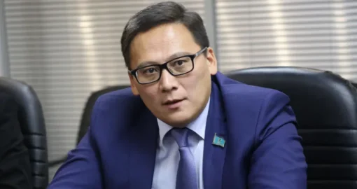 Осужденный за хищение 1,7 млрд тенге бывший ректор МУИТ освобожден