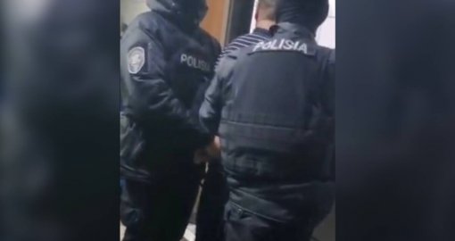 Схватка с ножом: спецотряд СОБР обезвредил подозреваемого за секунды в Алматы