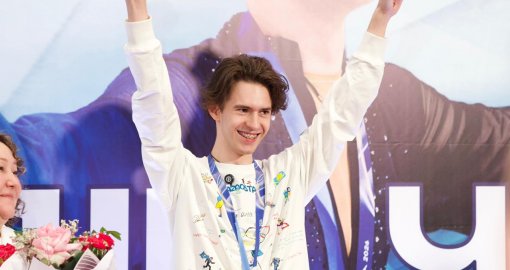 Чемпион вернулся домой: в аэропорту Алматы торжественно встретили Михаила Шайдорова