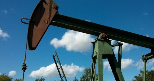 Свыше 100 долларов за барель: Цена нефти подорожала из-за конфликтов на Ближнем Востоке