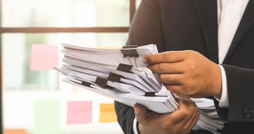 Задержки зарплаты в Казахстане: выявлены долги перед сотнями работников