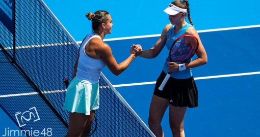 Решающая встреча Рыбакина-Соболенко: где можно посмотреть прямую трансляцию финала