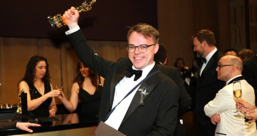 "Давайте остановим все войны. Сейчас":  Фильм «Господин Никто против Путина» педагога из Урала получил «Оскар»