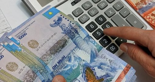 «200 тысяч достаточно»: депутаты озвучили размер месячного прожиточного минимума