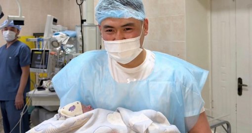 «Святая семерка»: популярный певец Торегали Торали вновь стал отцом