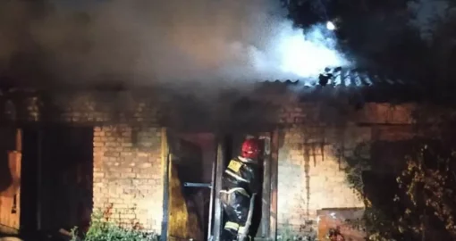 «Счет идет на секунды»: депутаты «Respublica» потребовали открыть дворы для пожарных