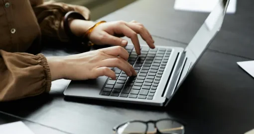 В Казахстане могут пересмотреть порог по мобильным переводам из-за роста МЗП