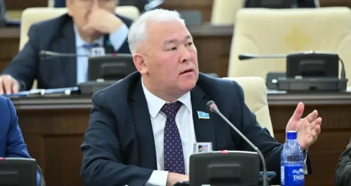 Остался без прав из-за долга: Мурат Абенов раскритиковал систему взыскания