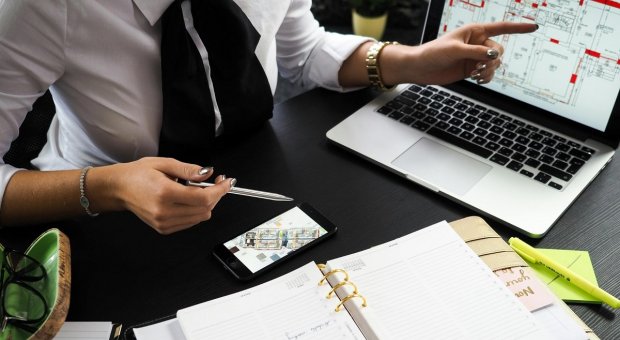 «Система не доработана»: почему банки не готовы к запуску спецсчетов для самозанятых