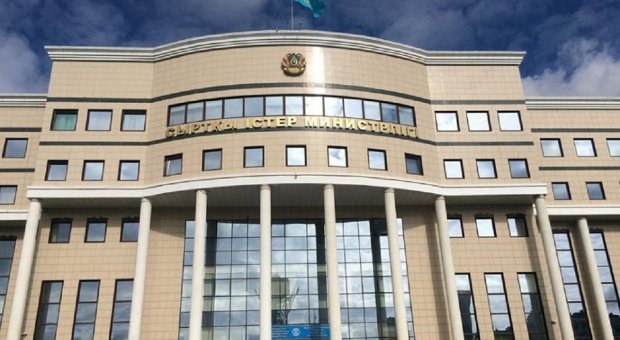 Казахстанцев в Иране предлагают вывозить через четыре страны