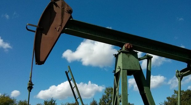 Свыше 100 долларов за барель: Цена нефти подорожала из-за конфликтов на Ближнем Востоке