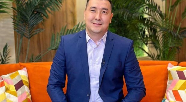 Резонансное ДТП на аль-Фараби: Раскрывшего первым правду об аварии юриста Адилетхана Молдахана задержали в Алматы