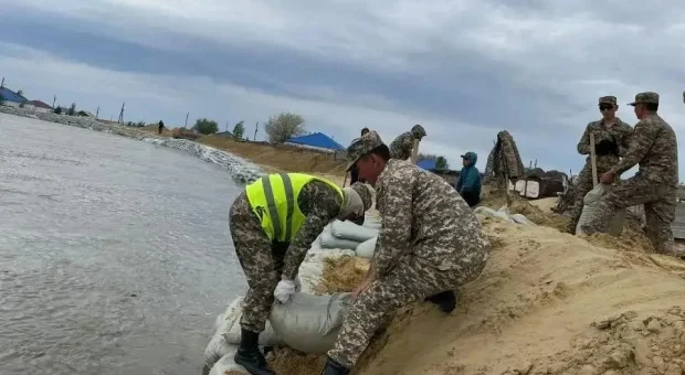 Вода вышла из берегов: в Акмолинской области прорвало плотину