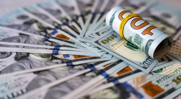 Доллар снова меняет настроение: курс валют на 8 мая